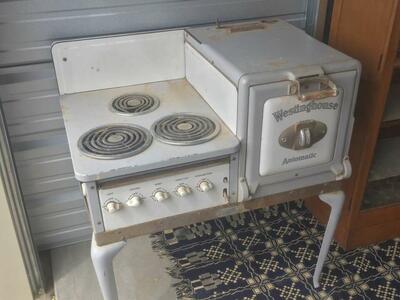 1928 Westinghouse Apartment Stove
