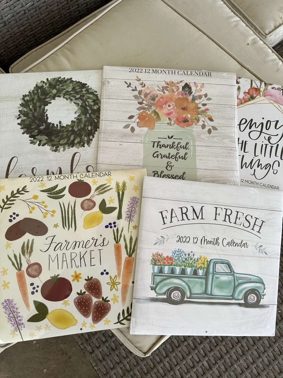 42 Farmhouse Calendars for Crafting