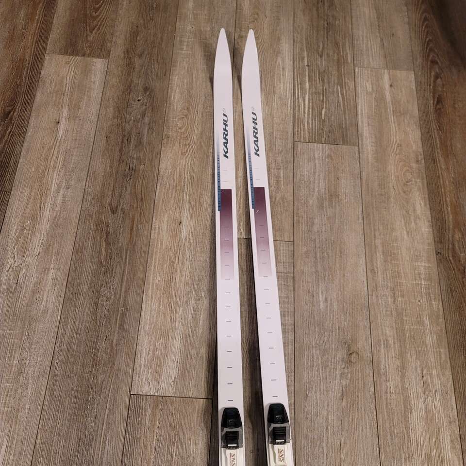 Karhu Classic Waxless 205 Cross Country Skis with Salomon SNS Bindings
