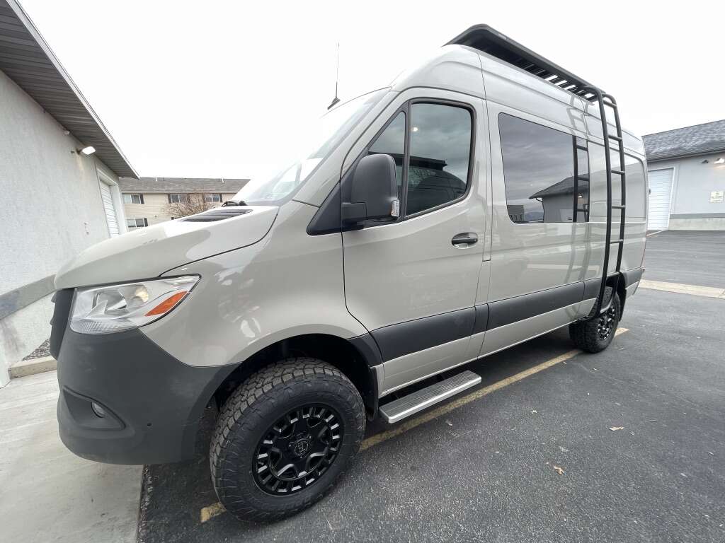 New Mercedes Sprinter 2500 4WD 4x4 Custom Van 144 3.0 turbo