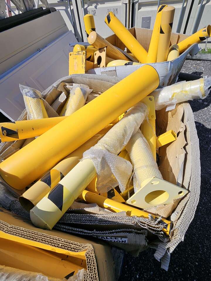 Removable Bollard W/Flush Mount Sleeve