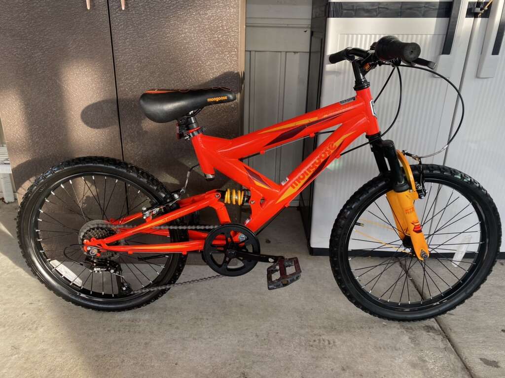 Mongoose spectra mountain deals bike