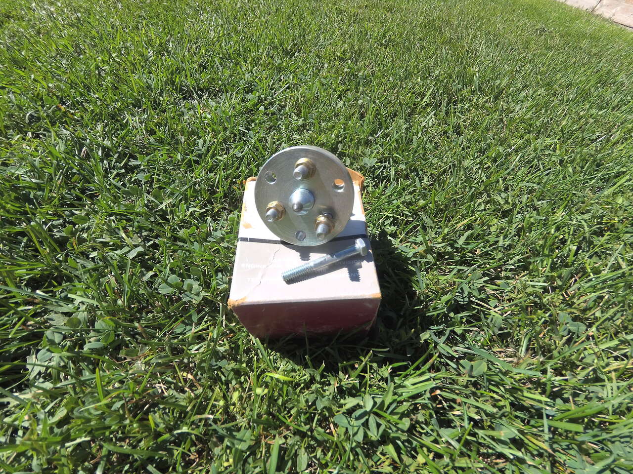 Tecumseh Lawn and Garden Equipment Engine Flywheel Puller