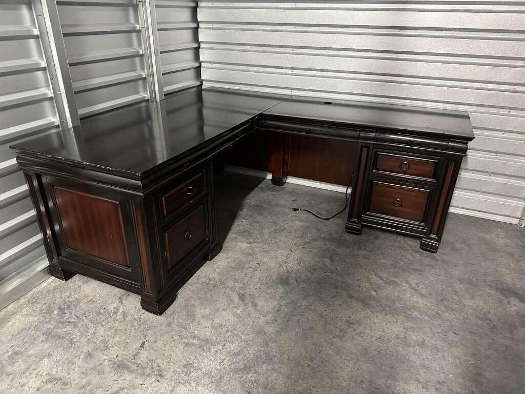 L SHAPED EXUTIVE DESK Furniture