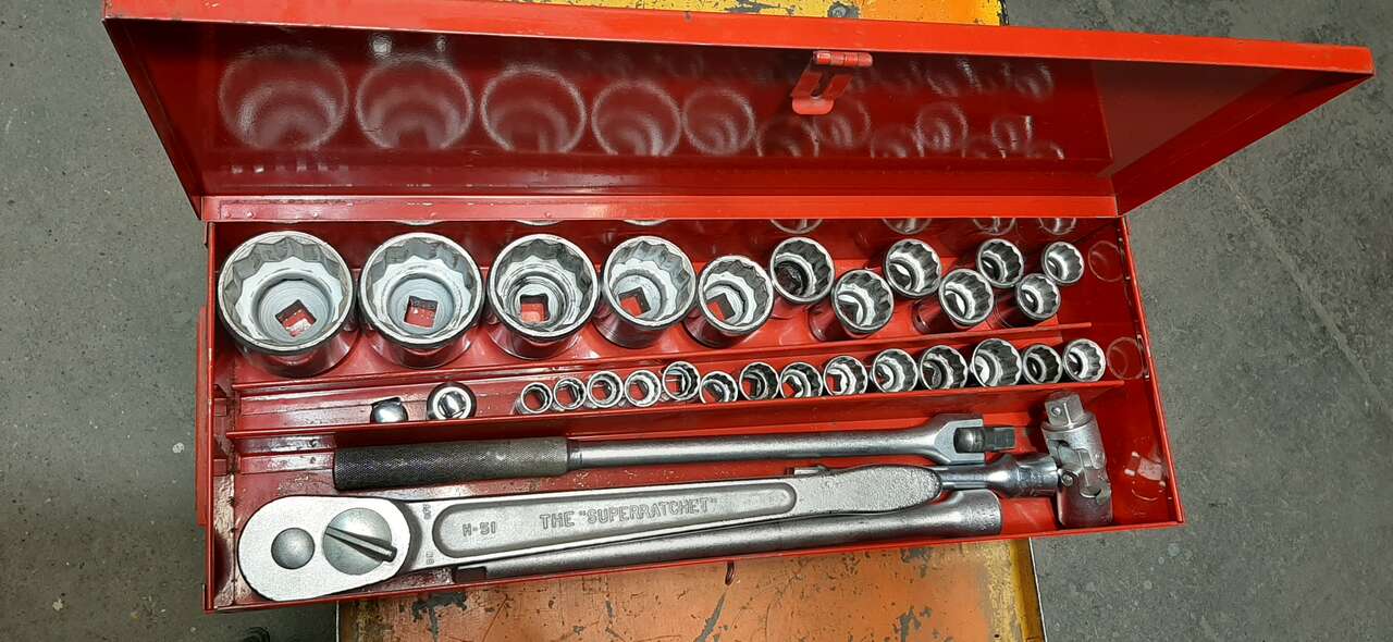 Proto-Williams metric socket set