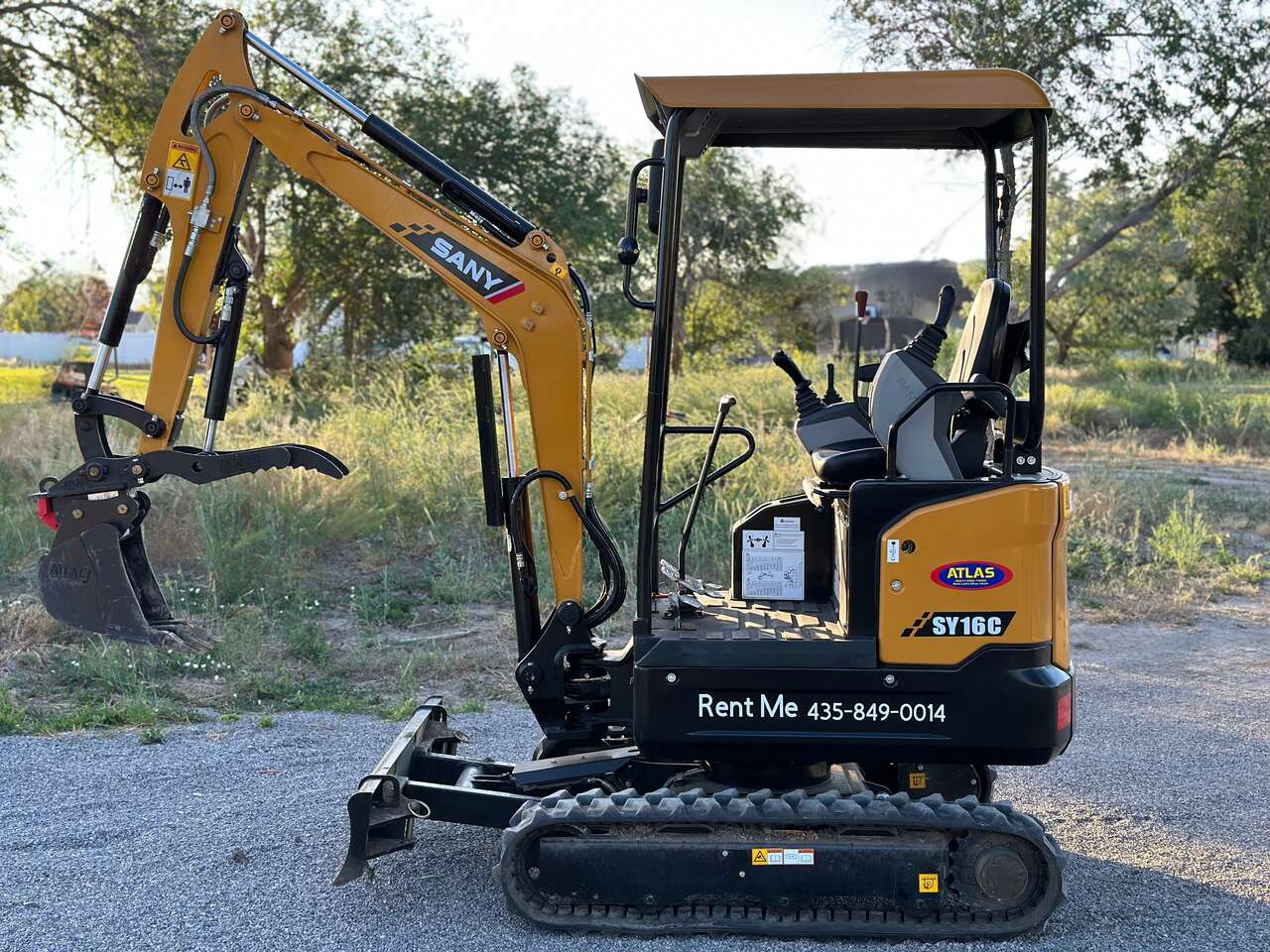 Mini Excavator for rent *Tooele Valley** Only