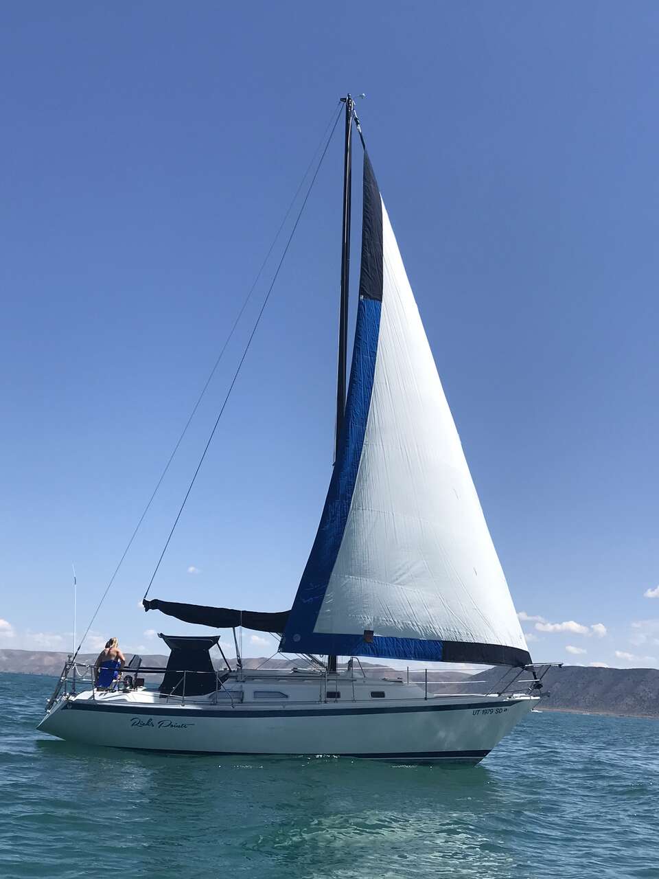 1985 Erickson 32” 2’ Sailboat Sloop