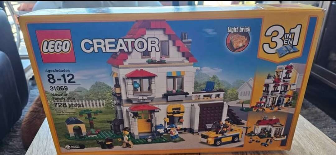 Lego Modular Family Villa