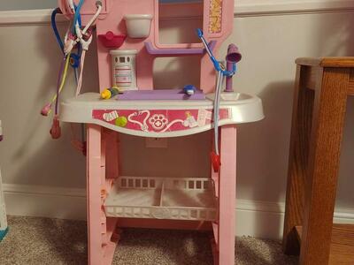 Barbie Pet Vet Groomer Station