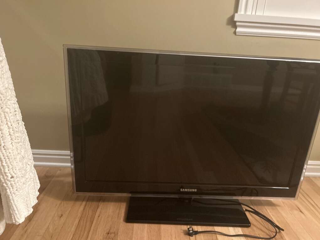 Samsung 32 Inch TV Or gaming Monitor