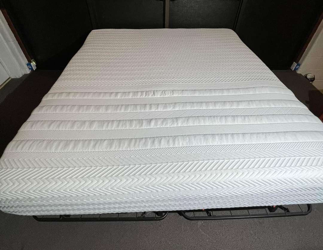 King Leesa Legend Hybrid Mattress Furniture