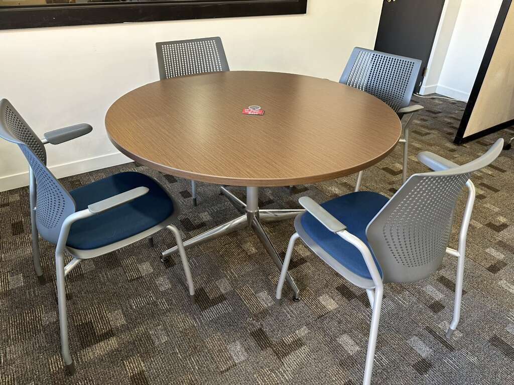 48’ Round Conference Table