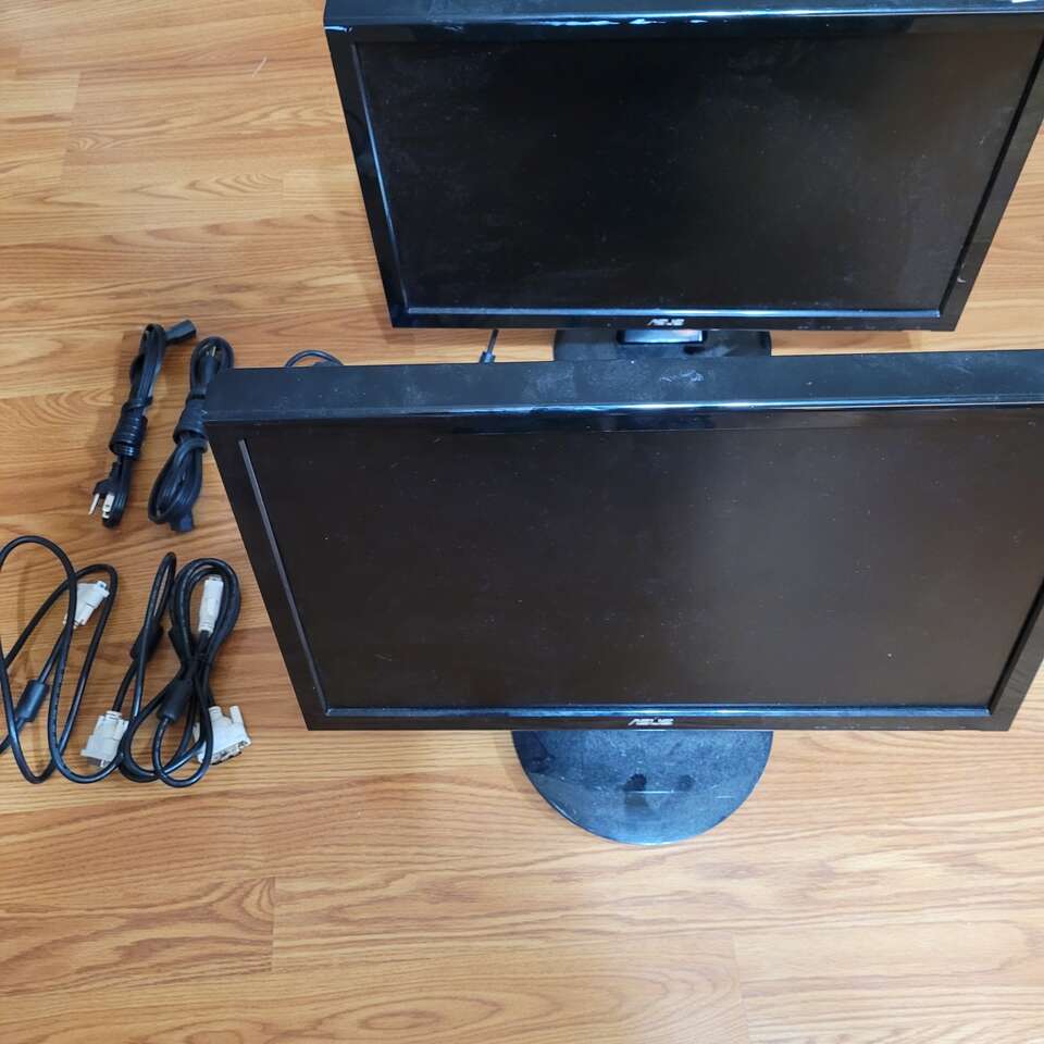 2 20" asus monitors