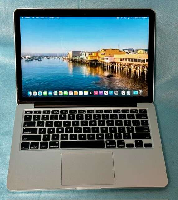 MacBook Pro 2015 8Gb Ram / 120Gb Hard Drive