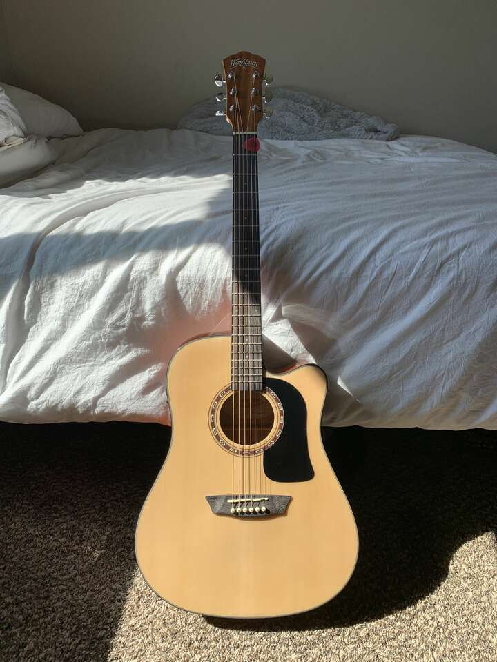 Washburn Acoustic Guitar wi… Musical Instruments