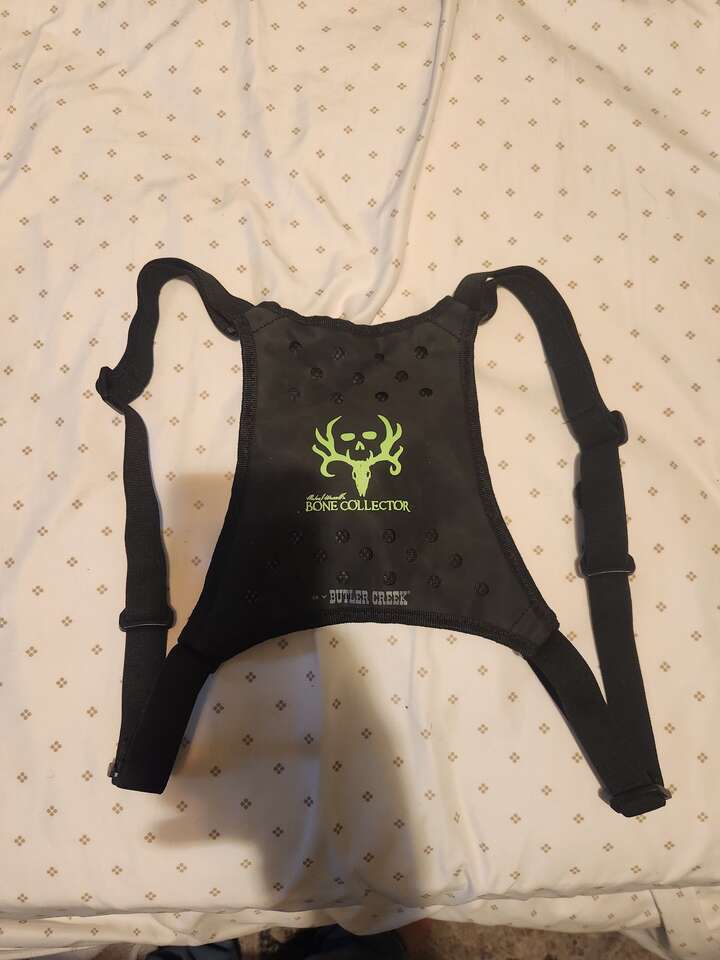 Bone Collector bino harness
