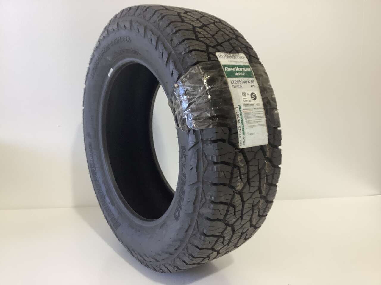 Kumho Road Venture Tire AT52 285/60r20 NEW