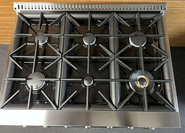 Price Reduced: Proline Dual Fuel Gas Range 36inch. -PLSR 36GE-