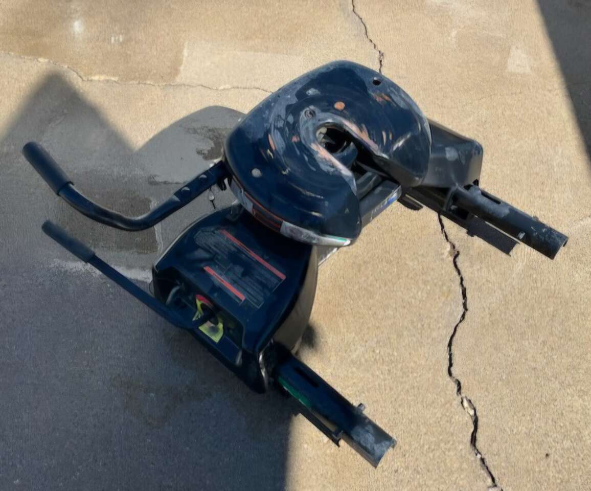 Reese Elite Series Fifth Wheel w/Slider Unit