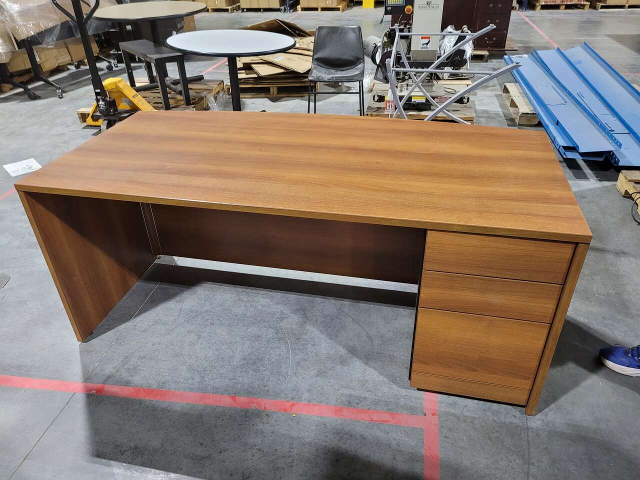 Sturdy Office Desk with 3 Drawers Furniture