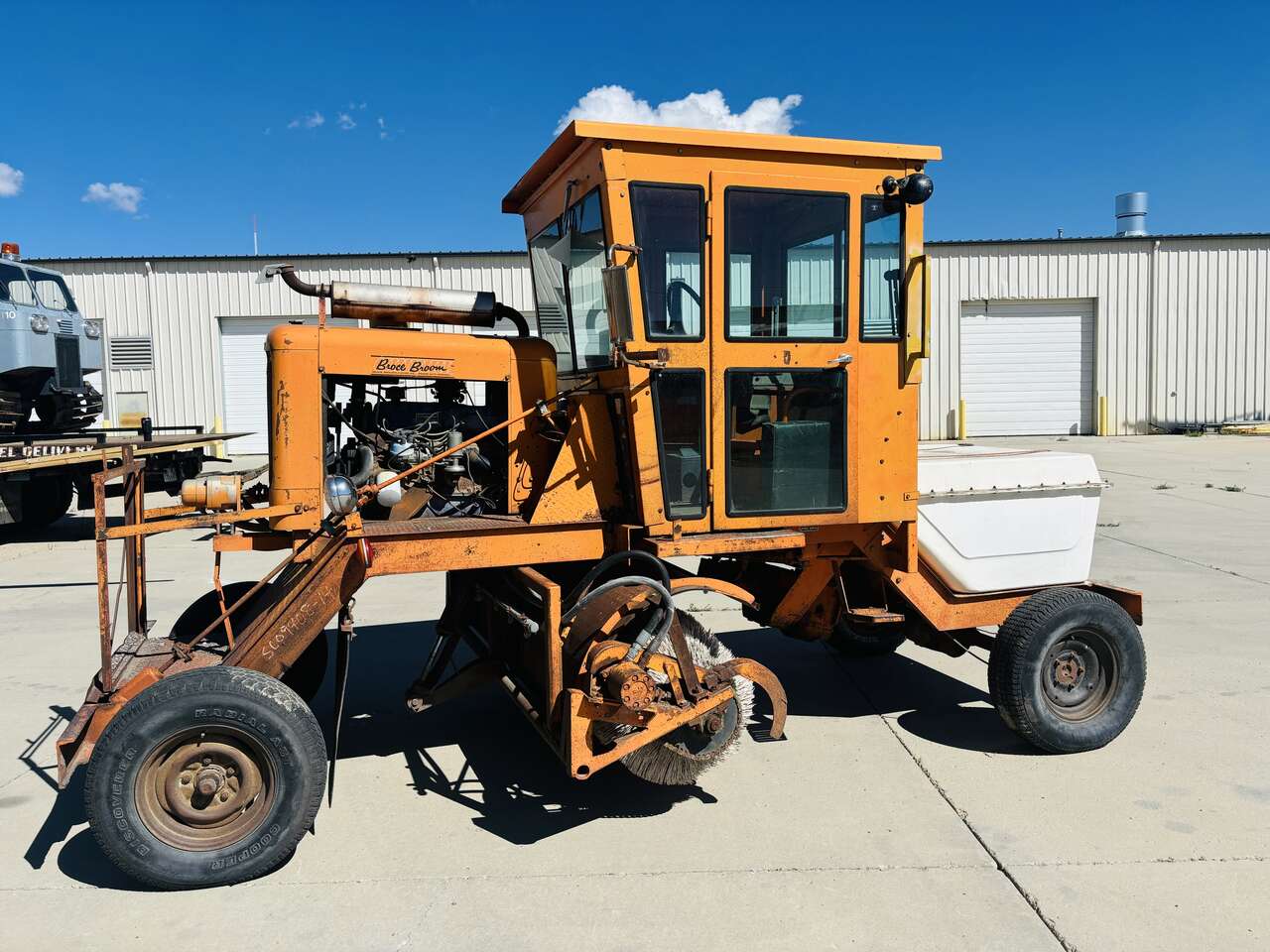Broce-Broom Lay-Mor street sweeper construction site broom ! Excellent condition!