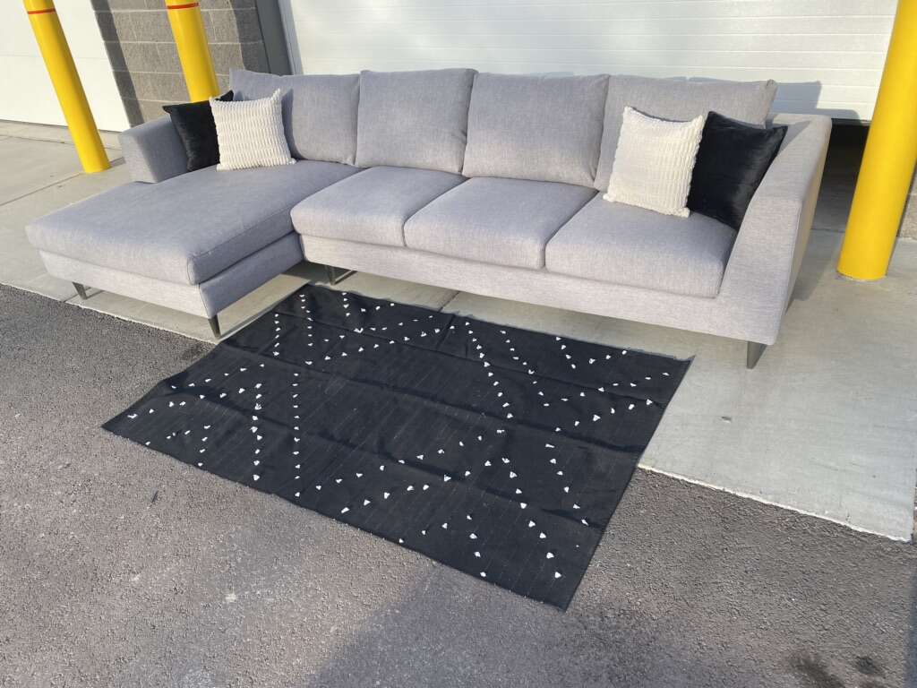 LIKE NEW Interior Define Sectional (C… Furniture