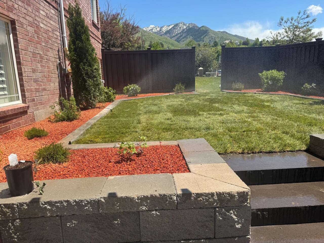 PROFESSIONBAL CONCRETE & LANDSCAPE DESIGNED