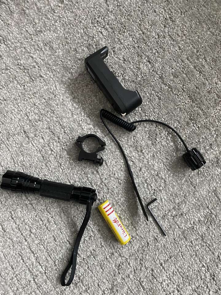 FOR TRADE Flashlight For Gu-n