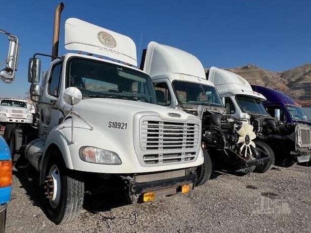 2011 FREIGHTLINER BUSINESS CLASS M2 112