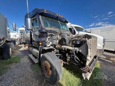 2010 FREIGHTLINER CASCADIA 125 For Sale or Parts