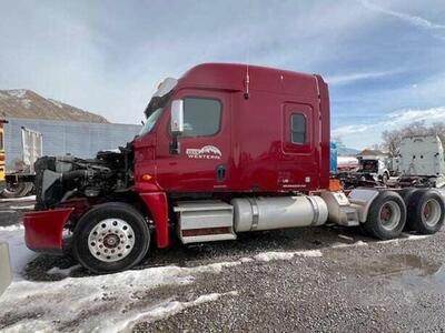 2009 FREIGHTLINER CASCADIA 125 For Sale or Parts