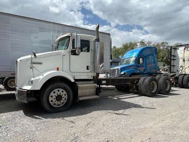2004 KENWORTH T800