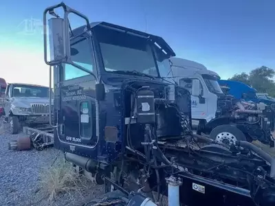 2007 PETERBILT 330 For Sale or Parts