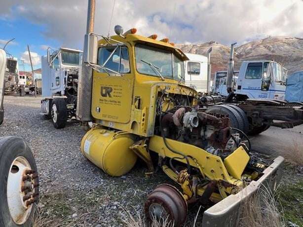 1985 PETERBILT 359 For Parts