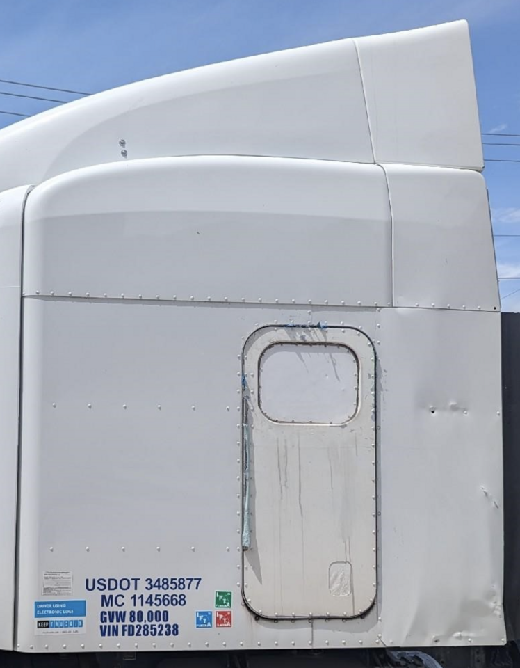 PETERBILT 579 CONDO SLEEPER