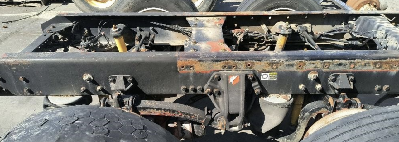 EATON DSP40 TANDEM REAR AXLE ASSEMBLY