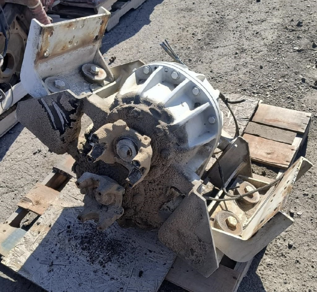 OSHKOSH CMRCL T-CASE CAGE