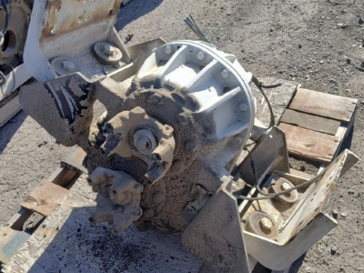 OSHKOSH CMRCL T-CASE CAGE