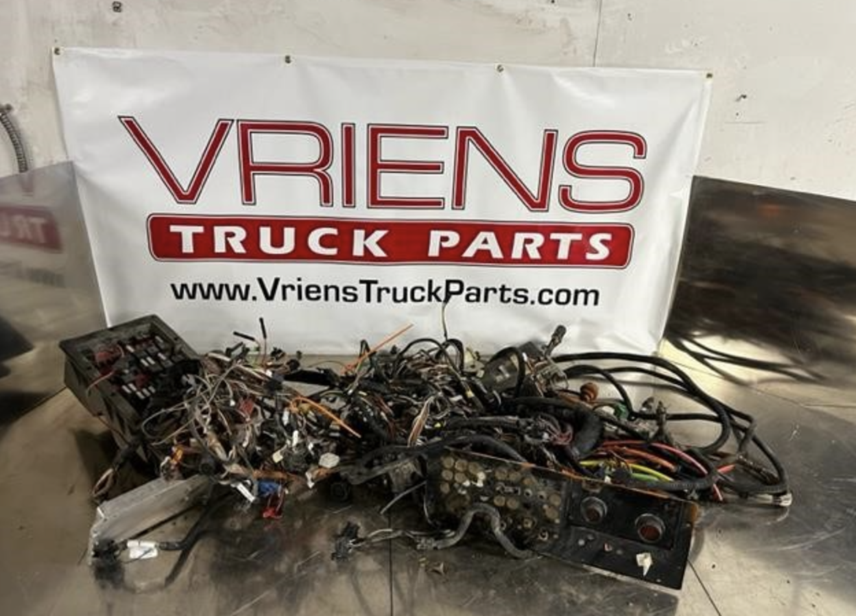 KENWORTH WIRING HARNESS WITH FUSE BOX