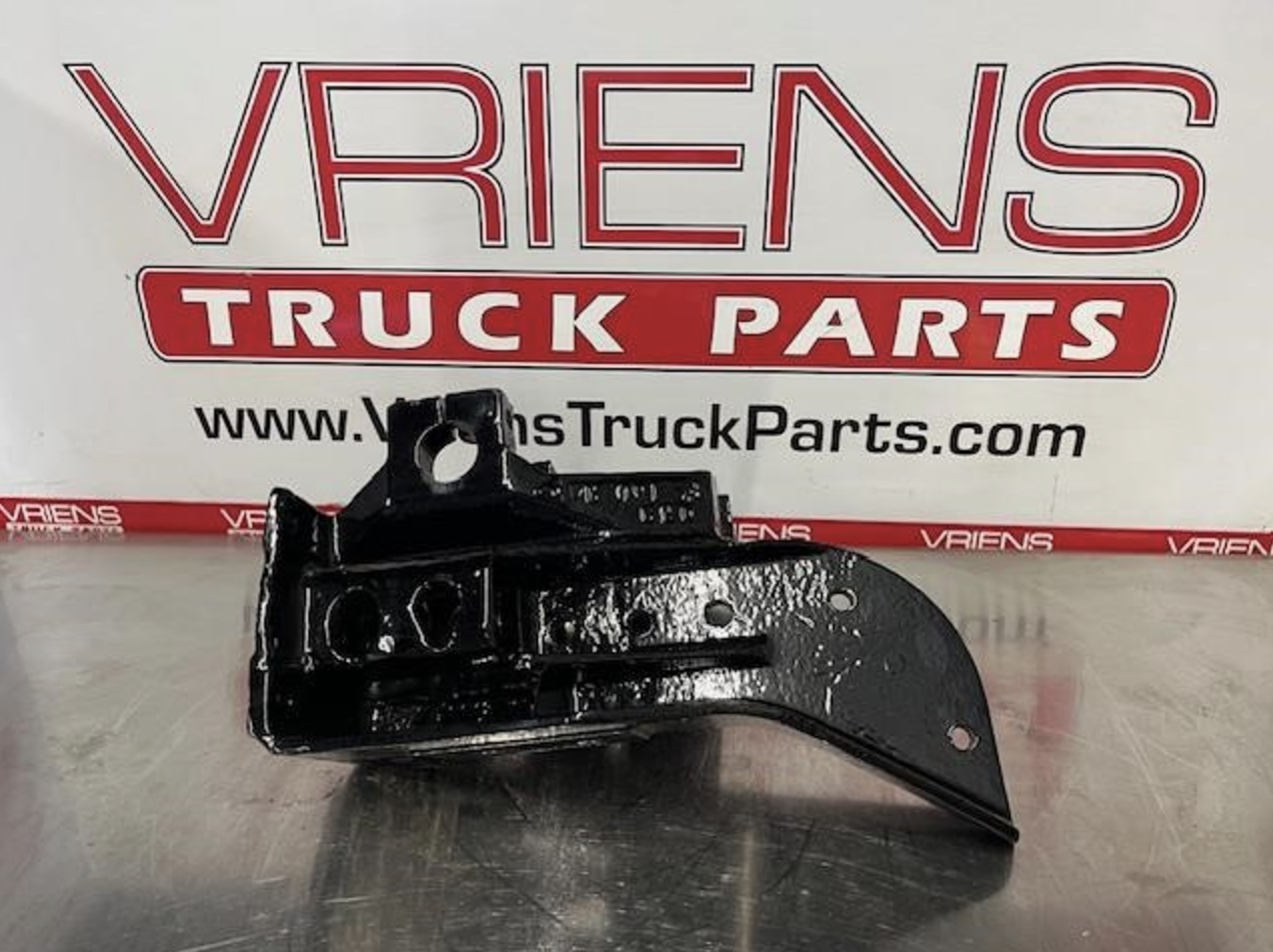 KENWORTH W900A FRONT DRIVE BRACKET / SPRING HANGER RH (Passenger Side)