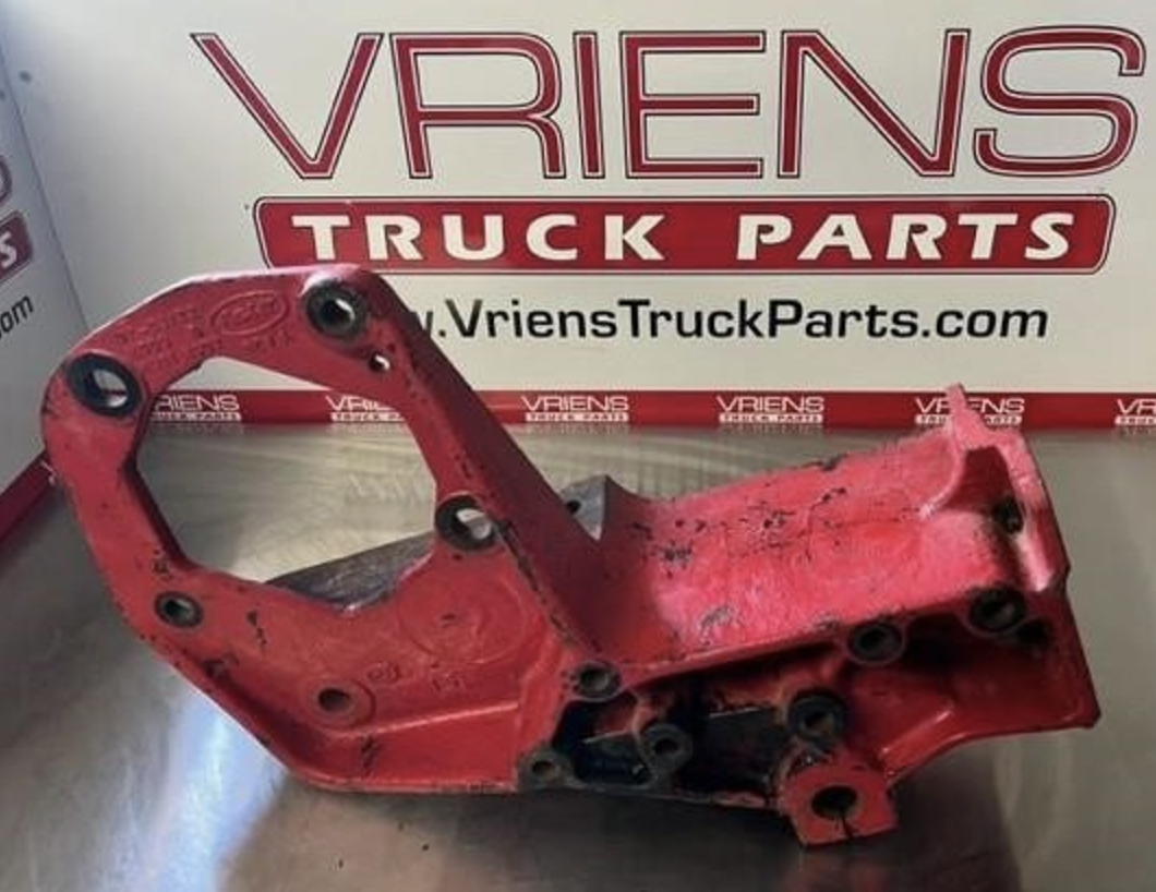 PETERBILT 385 CAST STEEL FRONT DRIVE BRACKET / SPRING HANGER