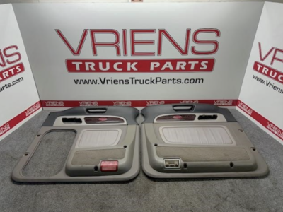 PETERBILT PREMIUM DOOR PADS (RH & LH, CHARCOAL/DARK GRAY)