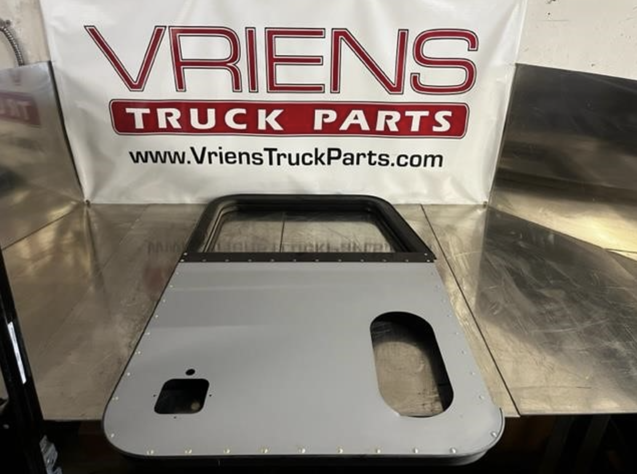 PETERBILT RH / PASS SIDE DOOR SHELL WITH LOWER WINDOW HOLE