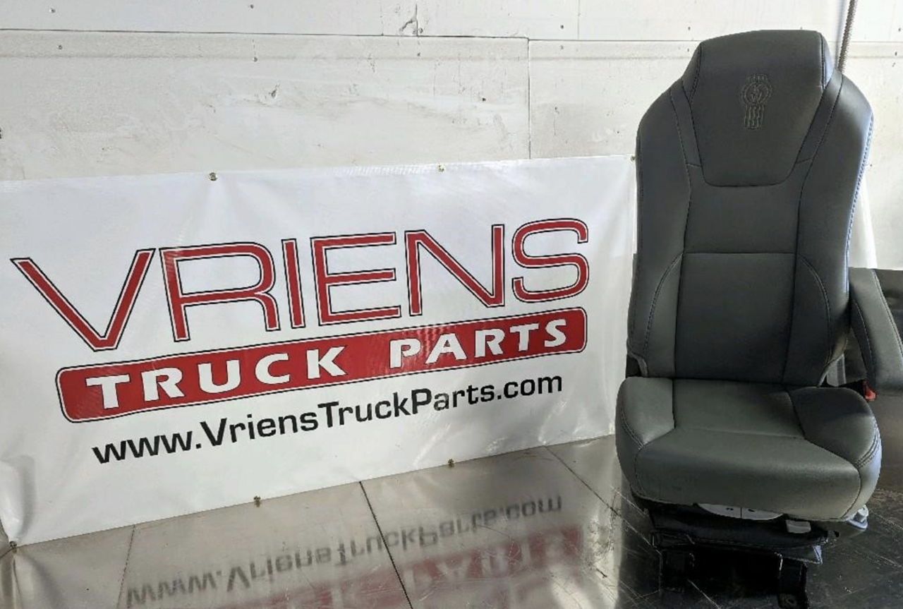 2022 KENWORTH T680 RH PASSENGER SEAT