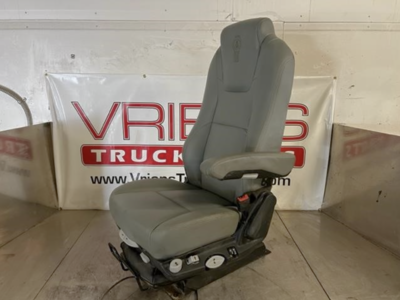 KENWORTH SIGNATURE DRIVER SEAT
