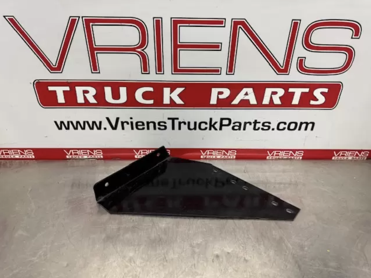KENWORTH T800 CROSSMEMBER GUSSET PART (RIGHT SIDE)