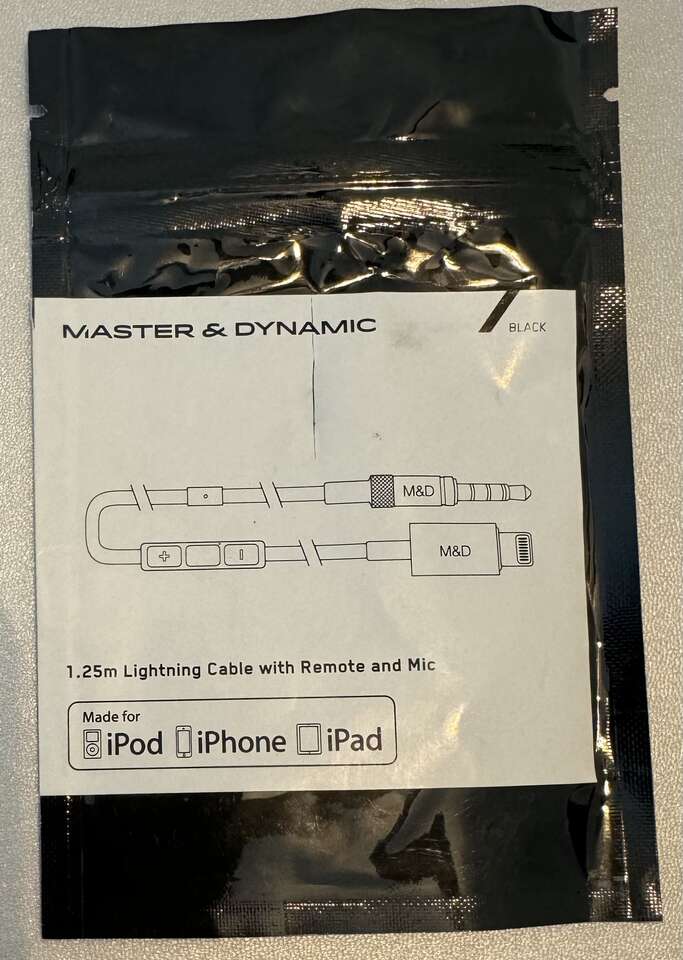 Lightning to Aux Cable Master & Dynamic M&D