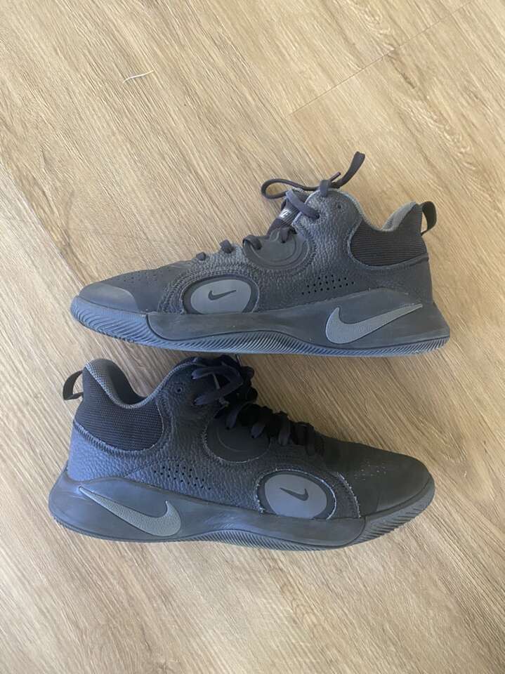 Nike Basketball Shoes Size 8