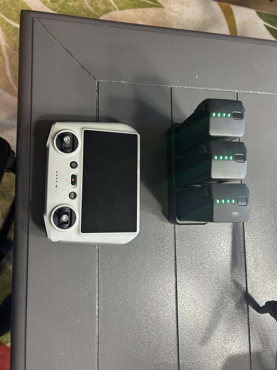 NEW $599 3 Fly More Batteries & RC Screen Remote for DJI Mavic 3