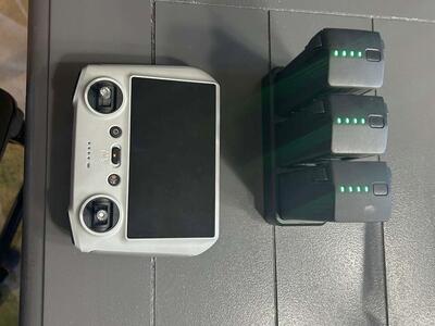 NEW $599 3 Fly More Batteries & RC Screen Remote for DJI Mavic 3